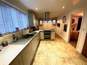 Kitchen/Diner- click for photo gallery